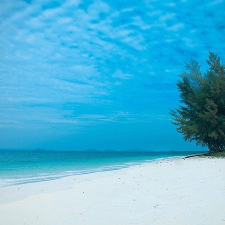 Aseania Resort Pulau Besar Mersing Exterior foto