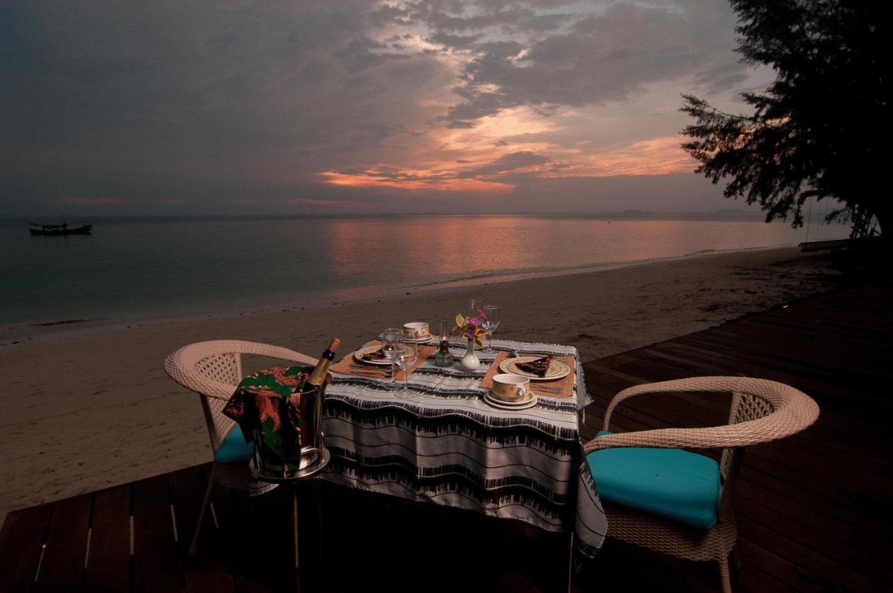 Aseania Resort Pulau Besar Mersing Exterior foto